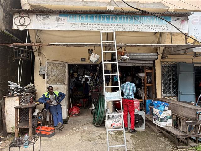 La boutique CEI à Douala